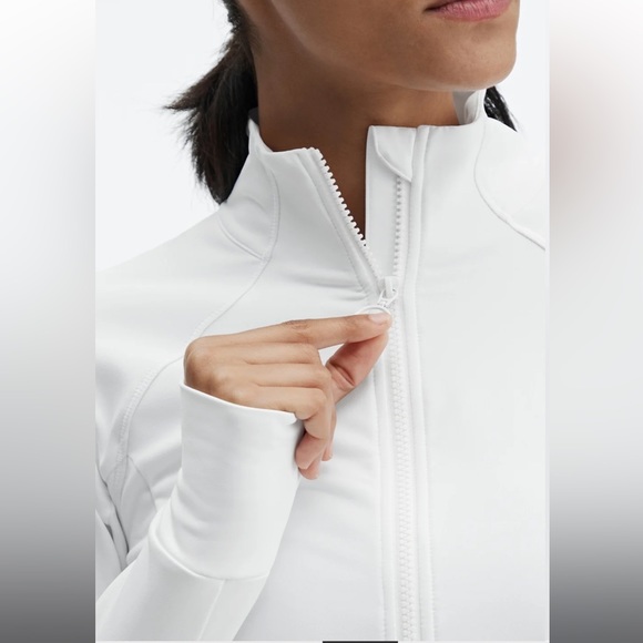 fabletics trinity cold weather performance jacket - Picture 3 of 14